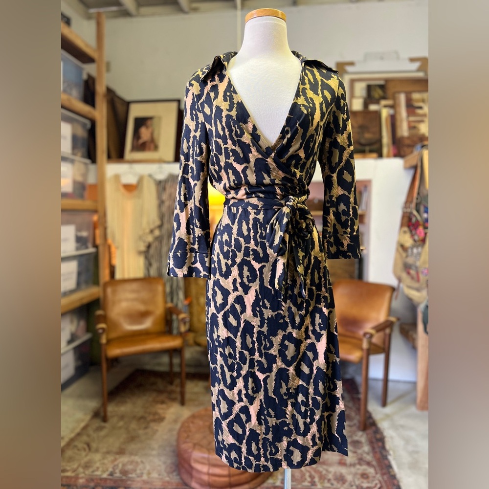 Diane Von Furstenberg Vintage Silk Leopard Print Wrap Dress 10